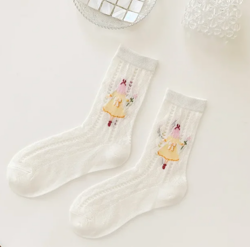 Socken Mädchen mit gelbem Kleid